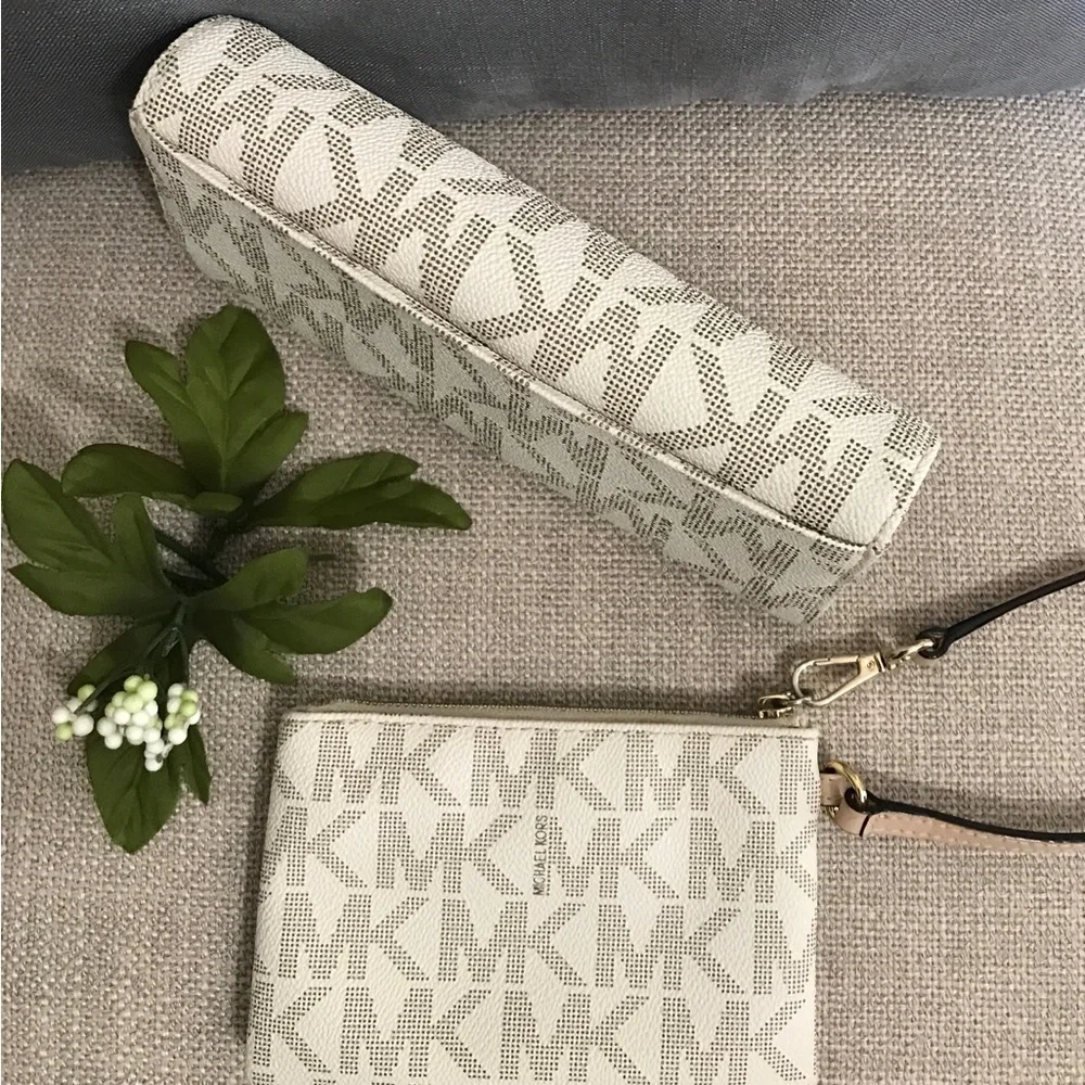 4pc MK Hamilton & MK Long Monogrammed Wallet & Wristlet - Picture 3 of 12